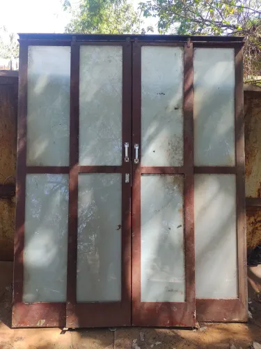 Porta Balcão mede 2,10 x 1,70 