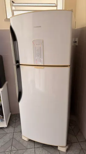 Geladeira usada sem defeito