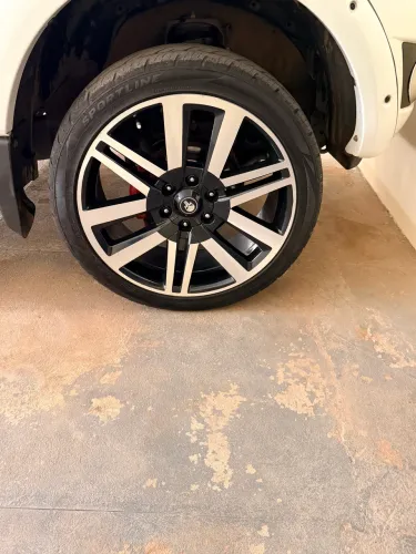 Vende- se ou troca por rodas e pneus menores