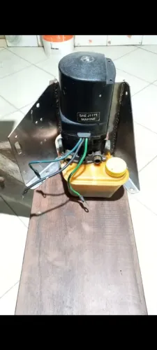 Bomba de trim mercruiser alpha bravo 