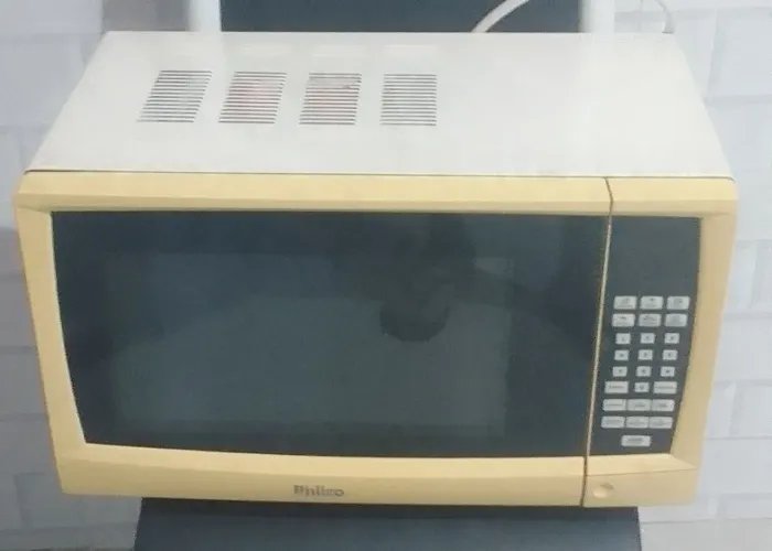 Vendo microondas Philco 20 litros