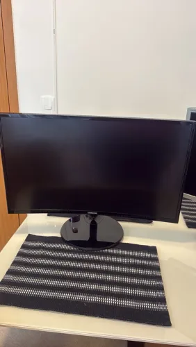 Monitor Samsung Curvo 24? Full HD - Modelo C24F390FH