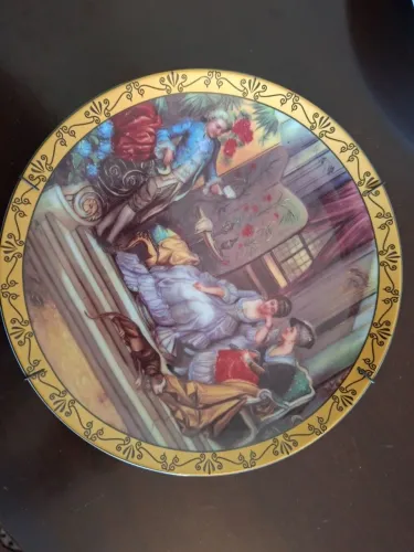 Prato decorativo de porcela de coleção