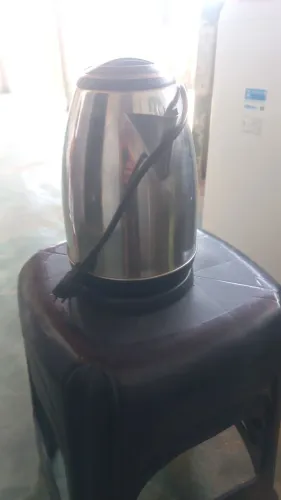 Vendo essa chaleira por apenas 20 reais
