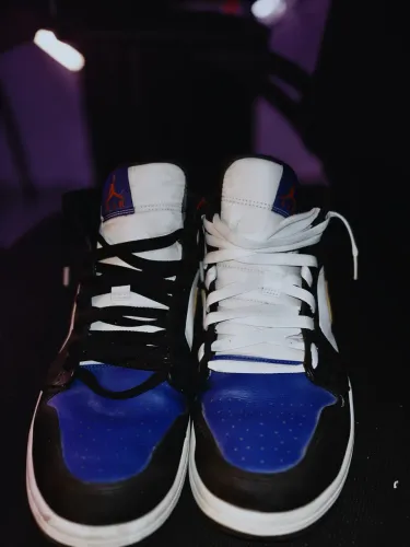 Jordan 1 mid se rivals