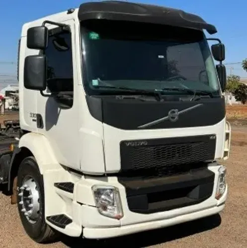 Cabine Volvo Vm 2023 Completa