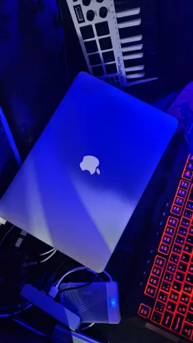 MACBOOK PRO 2015 SUPER CONSERVADO