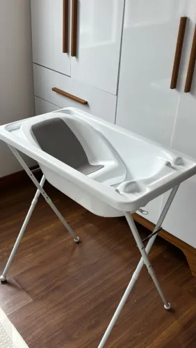 Banheira bebê Burigotto com suporte