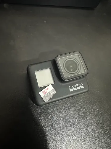 GoPro Hero 7 Black + Acessórios Para Peças ou Conserto Leia
