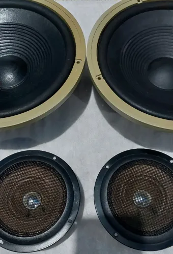 Conjunto Alto-Falantes Novik Alta Fidelidade - 2 Woofers + 2 Médios - Originais