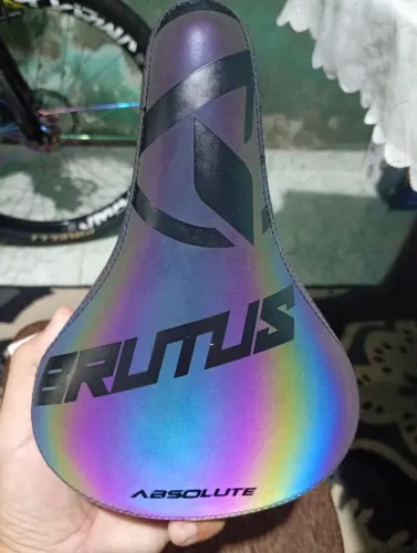 Selim Absolute Brutus 218x147mm Bike Grau Freeride Camaleão