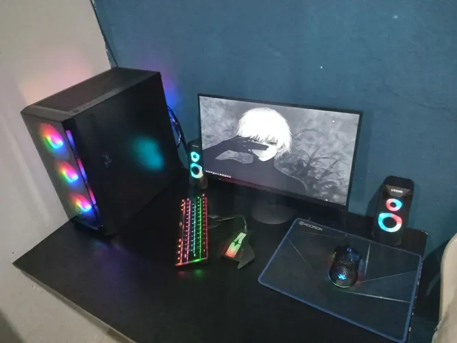 Computador semi novo pra vender logo