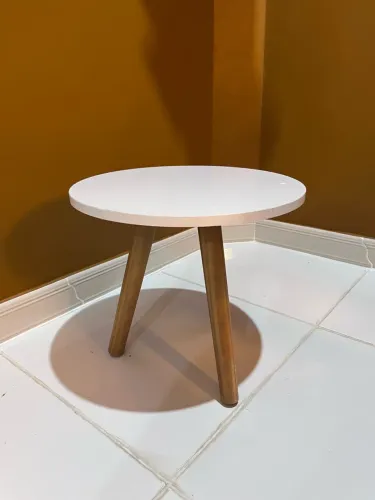 Mesa de apoio, lateral ou cabeceira em madeira e mdf
