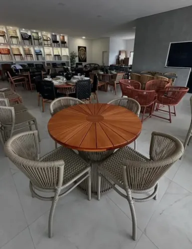 Conjunto de mesa para varanda gourmet