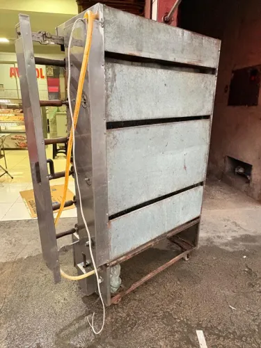 Máquina de assar de espeto
