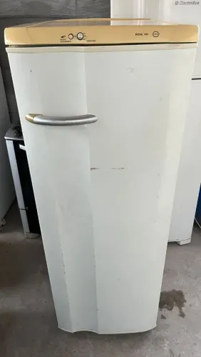 GELADEIRA ELECTROLUX 420$ FUNCIONANDO PERFEITAMENTE 110V 260L FAÇO ENTREGA