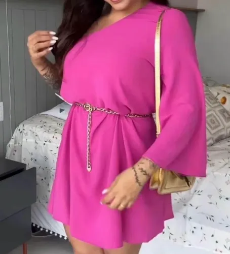 Vestido rosa com manga um ombro só