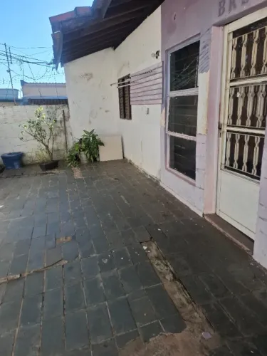 Ótima oportunidade para quem deseja investir, a casa existente necessita de reforma