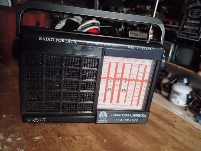 Rádio antigo Motobras, AM FM, 7 faixas.