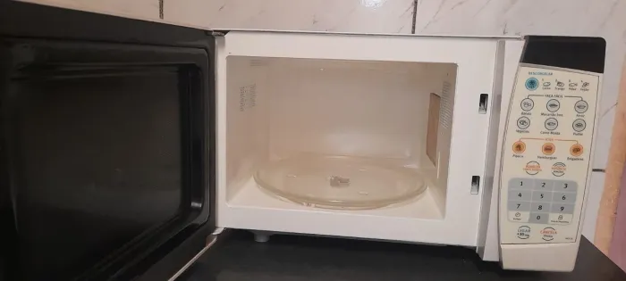 Microondas Electrolux 20 l