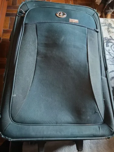 Vendo Mala Verde Musgo expansiva Baggagio. Perfeito estado.