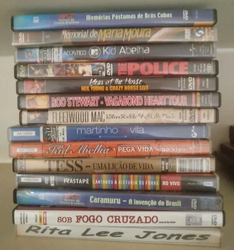 13 DVDs de filmes e shows