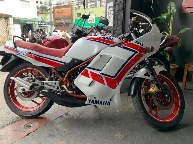 YAMAHA RD 350 LC / placa preta