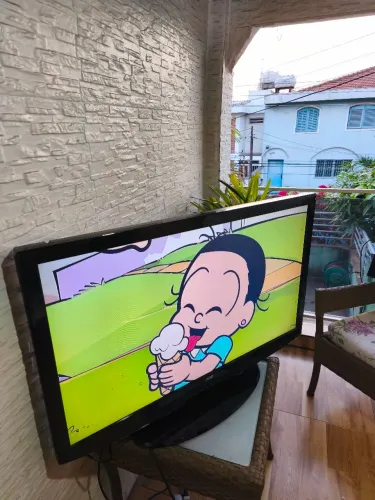 TV 42 POLEGADAS IMPECÁVEL