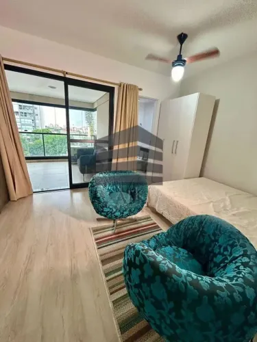 Studio para locação na Aclimação, 33m², varanda, 1 vaga.