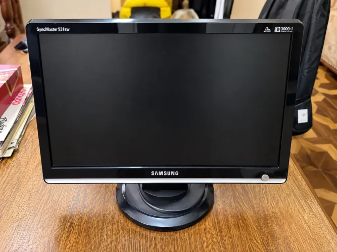 Monitor Samsung SyncMaster 931BW 19" Widescreen Funcionando