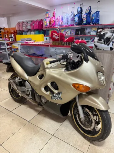 GSX 750cc 