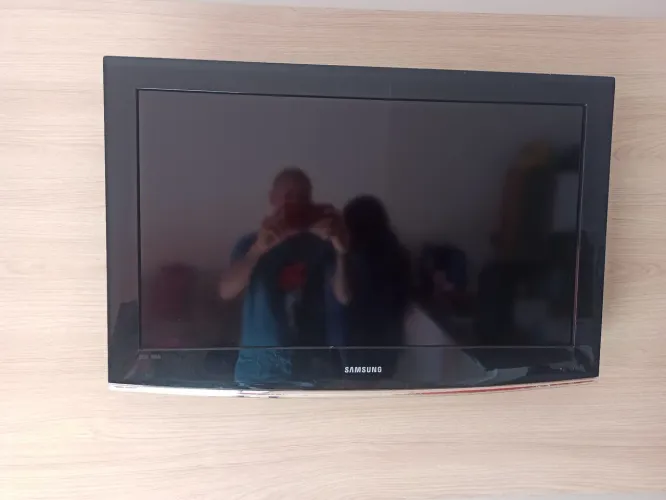 Vendo tv 32 polegadas n e smart