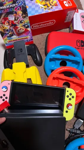 NINTENDO SWITCH V2 COMPLETO + 4 JOY-CON + 2 JOGOS + ACESSÓRIOS