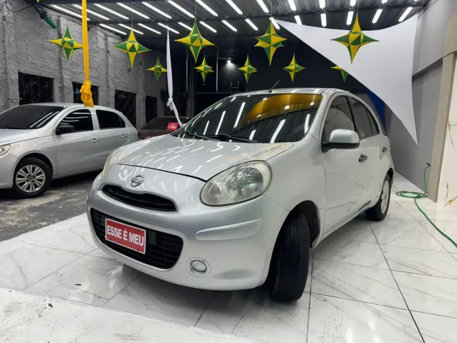 Nissan March SV 1.6 16V Flex Fuel 2013