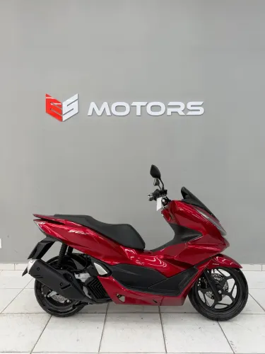 Oportunidade!! Pcx 160 vermelho 7.759 KM 2025/25 por 23.999 na ESMOTORS