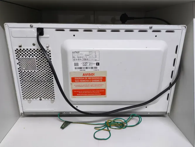 Microondas Electrolux 28L c/defeito