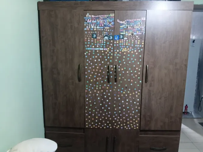 Venda guarda roupa solteiro.