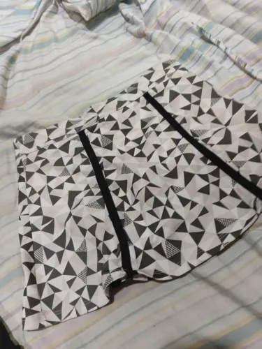 Shorts Saias