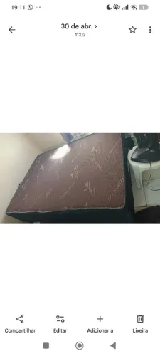 Cama box semi nova. 