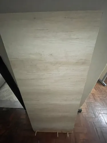 Mesa de madeira de embutir