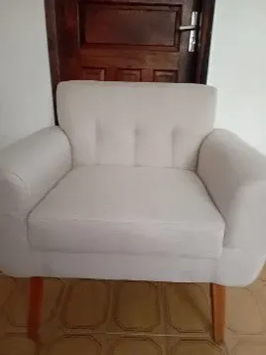 Poltrona semi nova super confortável 