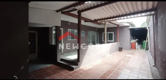 Casa de Vila em Rua Alba Storrari de Azevedo - Val Flor - Embu-Guaçu/SP