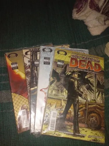 Hq the walking dead do 1 até 26 da editora HQM