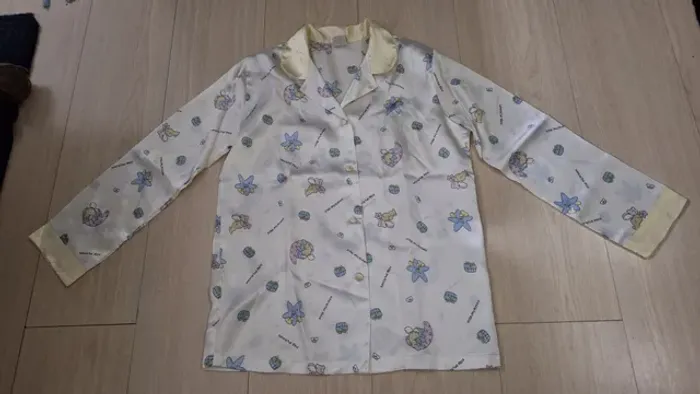 Pijama cetim amarelo bebê e marfim.