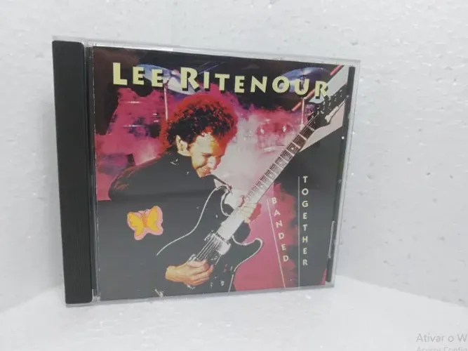 CD Lee Ritenour - Banded Together (1984 Elektra) Importado