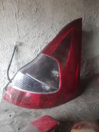 Vendo lanterna traseira direita j6