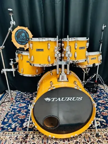 Bateria Taurus laqueada Maple 22 "