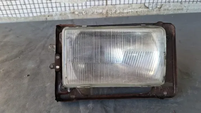 Farol Direito Volks Santana 91/98