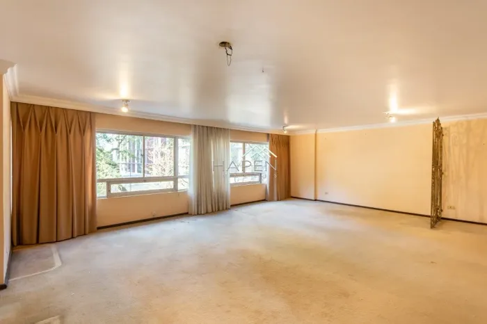 Apartamento 4 quartos para retrofit no Batel!