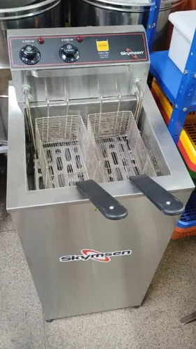 Fritadeira Industrial Skymsen 8.000W - Nova 